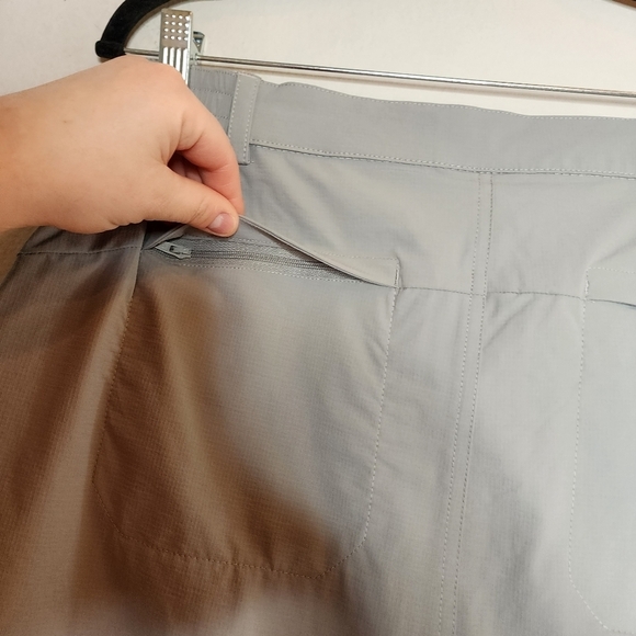 NWT Libin skort. Stretch waist. Pockets. Women's size Large. Upf 50+. Waterproof - Picture 8 of 16